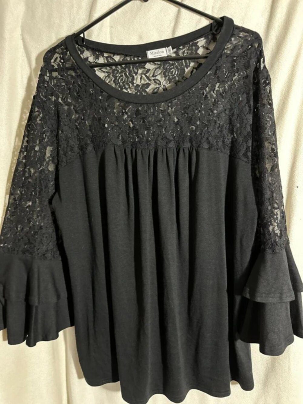 Miselon 2XL Black Women's Lace Blouse Long Ruffle Sleeve Excellent Condition